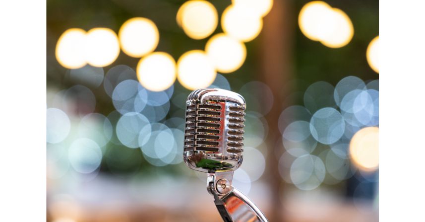 Livemusiker_in oder Band für Sommerfest am 01.08.2023 gesucht